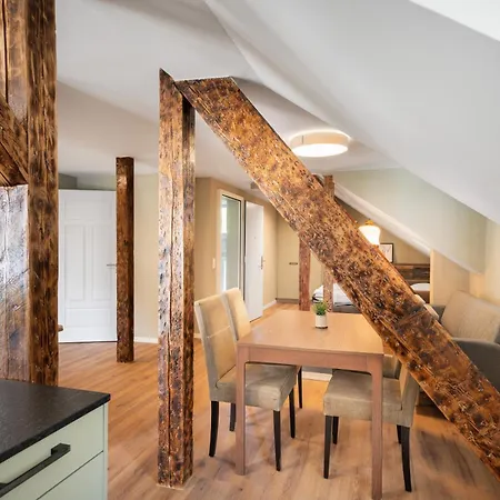 Betweenthelakes Penthouse アパート *