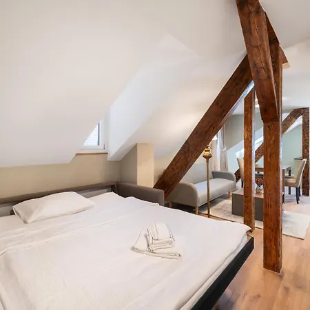 公寓 Betweenthelakes Penthouse