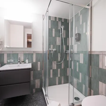 Betweenthelakes Penthouse アパート *